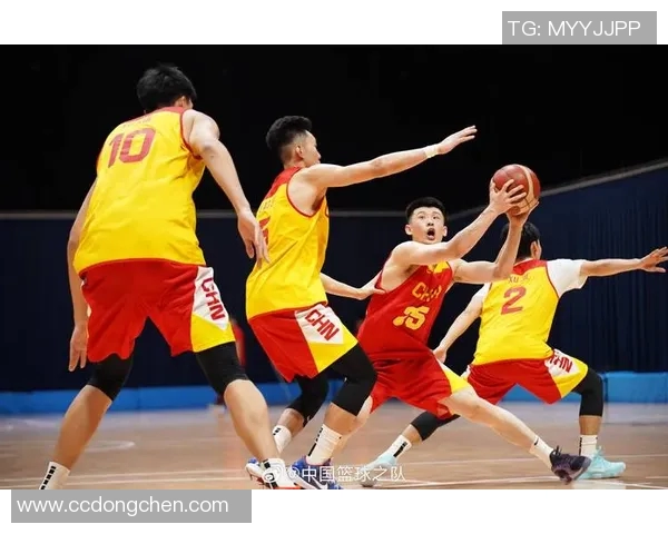 中国男篮迎战黑山男篮全力争胜展现团队实力与拼搏精神 中国男篮迎战黑山男篮全力争胜展现团队实力与拼搏精神